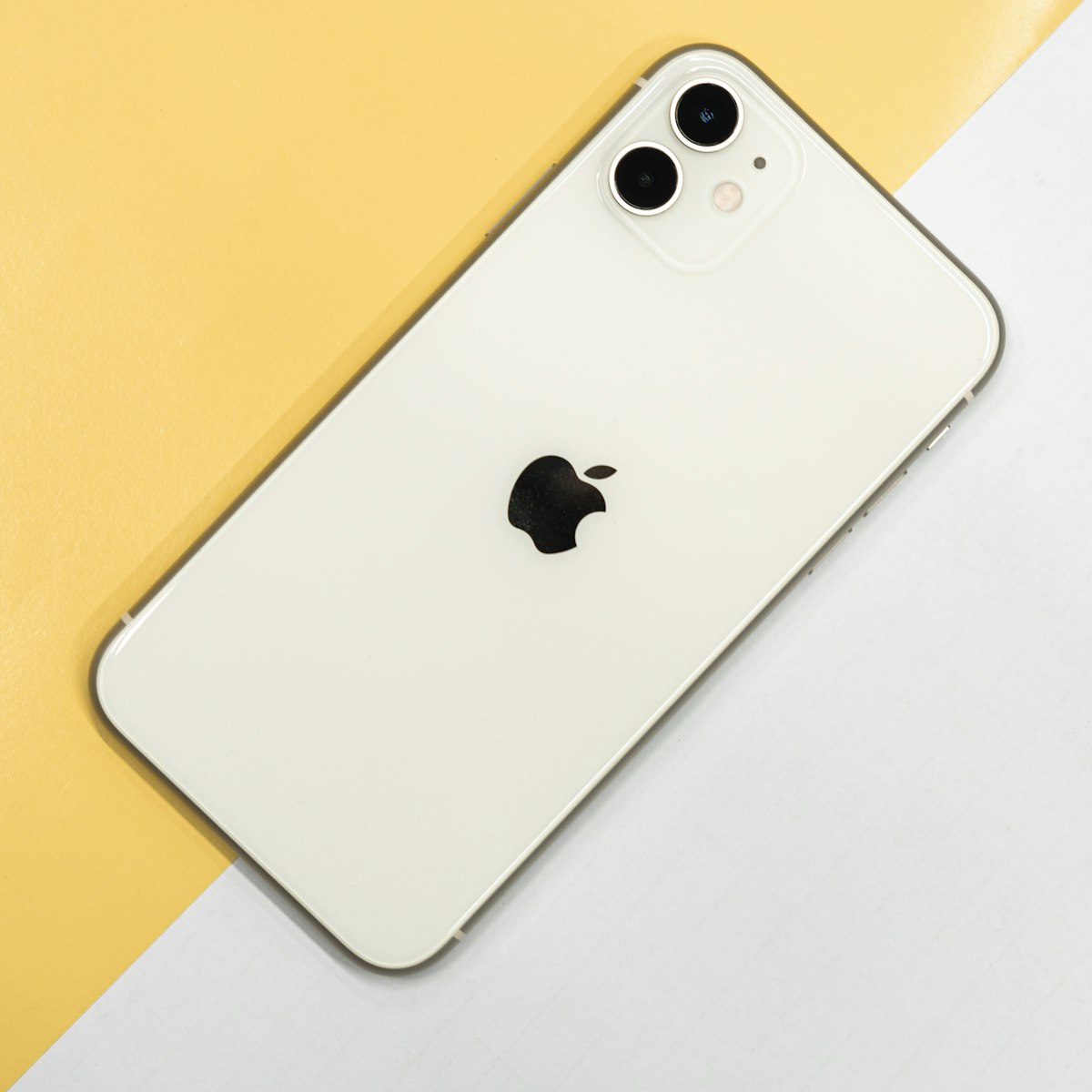 iPhone 16 vs iPhone 15 comparativa 2026